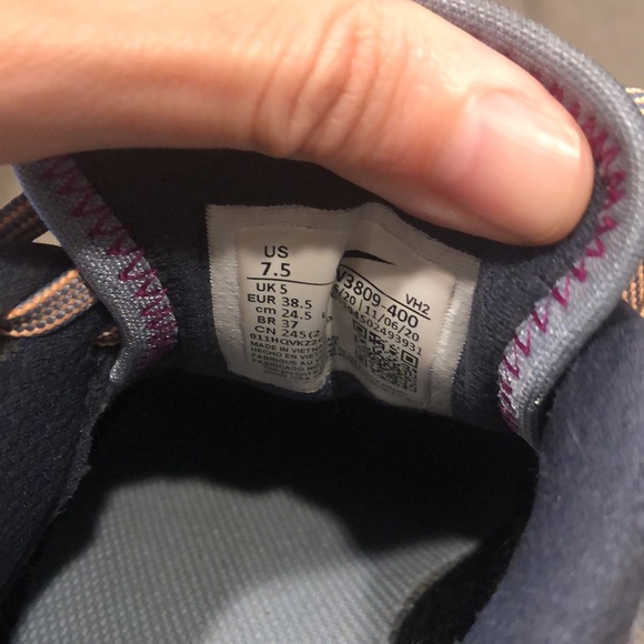 Nike trail sneakers size 7.5 - Picture 6 of 9